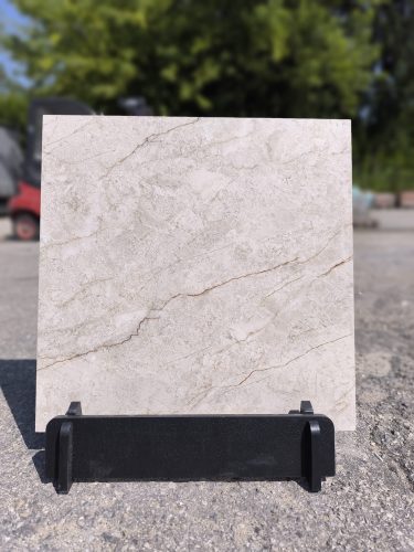 łytka imitująca marmur jasny beż 60x60 gres matowy IC150